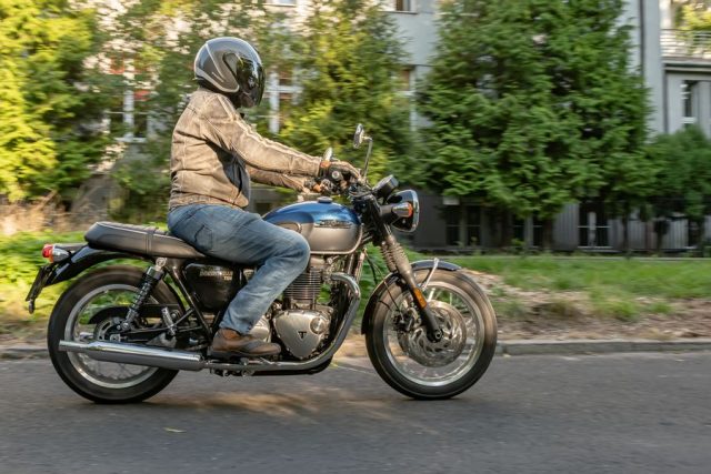 Triumph Bonneville T120 2021 Euro5 &ndash; prawdziwa luxtorpeda [test, opis, dane techniczne]