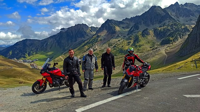 Tak Motofiesta zakończyła lato w Pirenejach! I ty możesz poznać uroki motocyklowej jesieni w Hiszpanii…