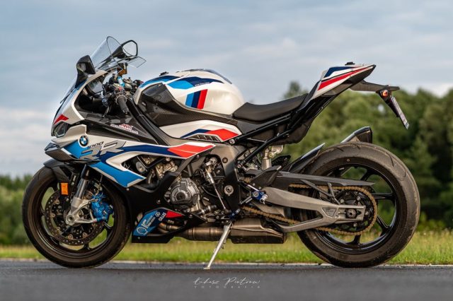 BMW M 1000 RR 2021 – torowa doskonałość w niemieckim wydaniu – nadchodzi hegemonia litery M? [TEST, OPINIA, WADY, ZALETY, VIDEO]