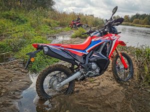 CRF 300 Rally czy L por&oacute;wnanie test w terenie offroad cena dane techniczne_43