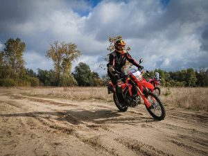 CRF 300 Rally czy L por&oacute;wnanie test w terenie offroad cena dane techniczne_47
