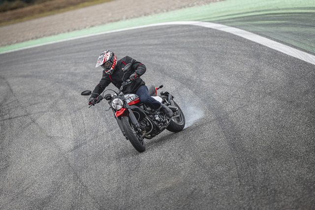 Ducati Scrambler 1100 Tribute PRO oraz Ducati Scrambler Urban Motard &ndash; nowe modele na rok 2022 [dane techniczne]