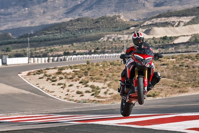 Najbardziej sportowa Multistrada w historii – V4 Pikes Peak 2022 [dane techniczne, zdjęcia, opis]
