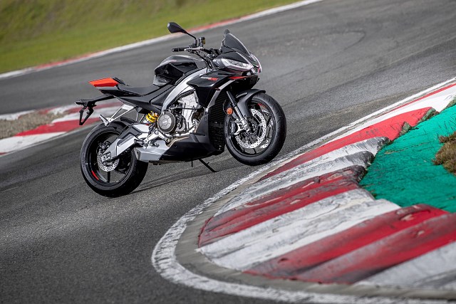 Love Italia! Święto zakochanych we włoskiej motoryzacji -10% na wybrane modele z gamy Aprilia, Moto Guzzi, Piaggio