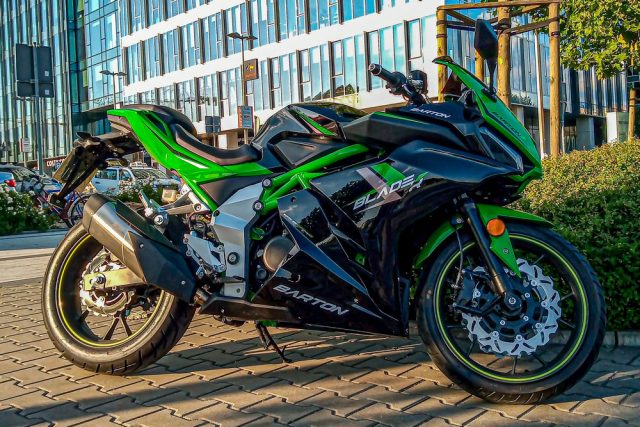 5 najlepszych i największych używanych motocykli kategorii 125 [dla wysokiego 190 cm, prawo jazdy B, ranking]