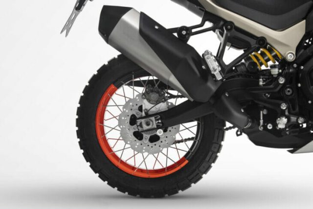 Nowość! Benelli TRK 800 2022- kolejny hit sprzedaży? [dane techniczne, zdjęcia, cena]