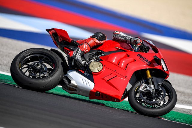 Ewolucja w Ducati nigdy się nie kończy – poznajcie najnowsze Panigale V4!