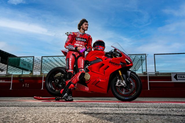 Ewolucja w Ducati nigdy się nie kończy – poznajcie najnowsze Panigale V4!