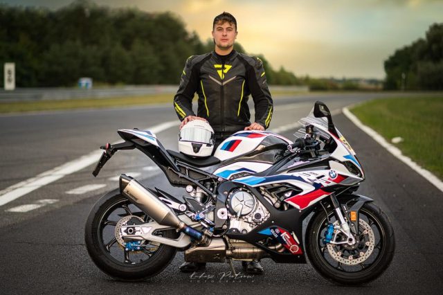 Kombinezon sk&oacute;rzany Rebelhorn Fighter – wojownik na każdą okazję [TEST, OPINIA, WADY, ZALETY]