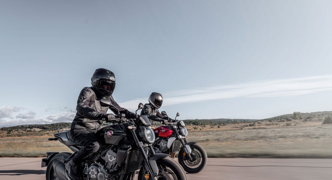 21YM_CB1000R_FAMILY_Action_9684