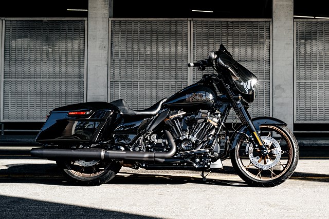 Street Glide ST oraz Road Glide ST – nowy, gangsterski charakter bagger&oacute;w Harley-Davidson na rok 2022