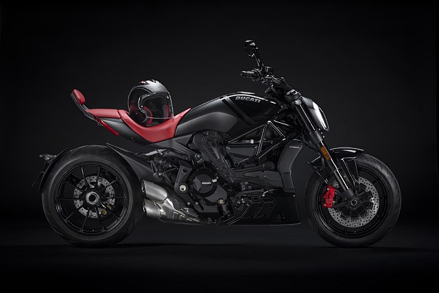 Nieograniczona elegancja: Ducati przedstawia limitowaną i numerowaną edycję XDiavel Nera
