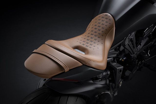 Nieograniczona elegancja: Ducati przedstawia limitowaną i numerowaną edycję XDiavel Nera