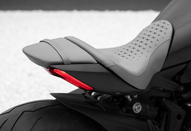 Nieograniczona elegancja: Ducati przedstawia limitowaną i numerowaną edycję XDiavel Nera