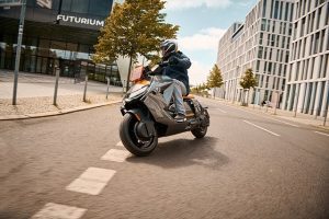 BMW CE 04 skuter elektryczny nowość 2022 dane techniczne cena _11-MV_DuzeZdjecie-W640