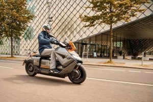 BMW CE 04 skuter elektryczny nowość 2022 dane techniczne cena _12-MV_DuzeZdjecie-W640