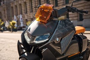 BMW CE 04 skuter elektryczny nowość 2022 dane techniczne cena _23-MV_DuzeZdjecie-W640