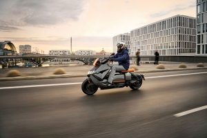 BMW CE 04 skuter elektryczny nowość 2022 dane techniczne cena _6-MV_DuzeZdjecie-W640