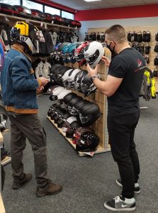 sprzedawca handlowiec motocyklowy akcesoria kaski sprzedawca handlowiec motocyklowy akcesoria kaski