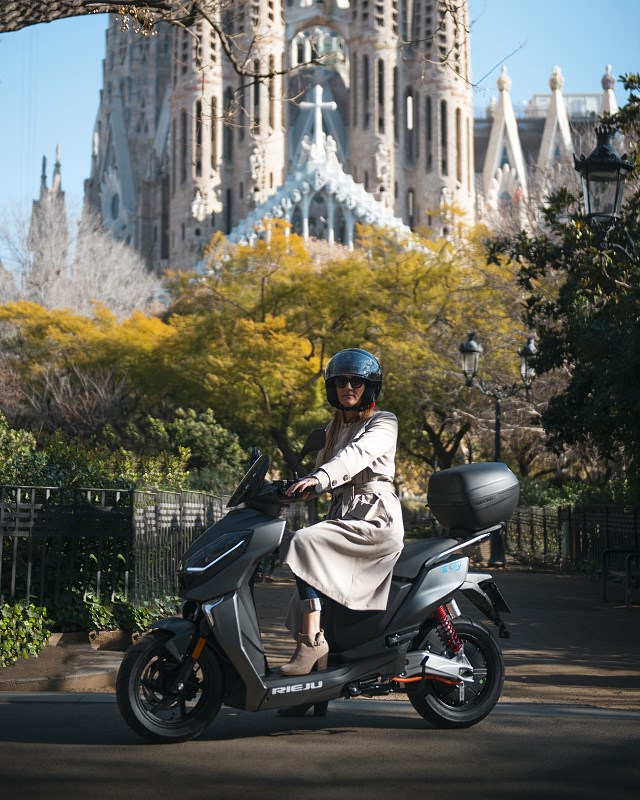 Nowość! Skutery elektryczne Rieju E-City – wybierz swoją wersję i uniezależnij się od cen paliw!