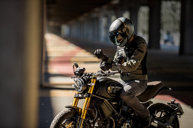 Odzież motocyklowa MACNA wraca na salony!