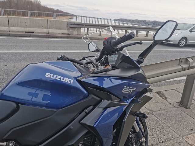 Polska premiera najnowszego Suzuki GSX-S 1000 GT 2022 w warszawskim salonie Motors Żerań