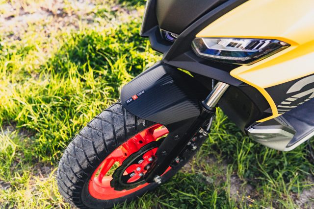 Aprilia SR GT 125 – włoski zuch ze sporymi aspiracjami – nowość w segmencie skuter&oacute;w ADV na 2022 rok [TEST, WADY, ZALETY, OPINIA, DANE TECHNICZNE, ZDJĘCIA]