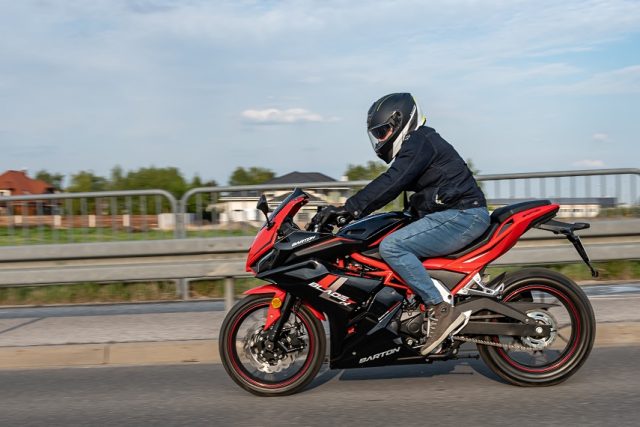 Kaski Origine w nowych, ekscytujących malowaniach na 2022 rok