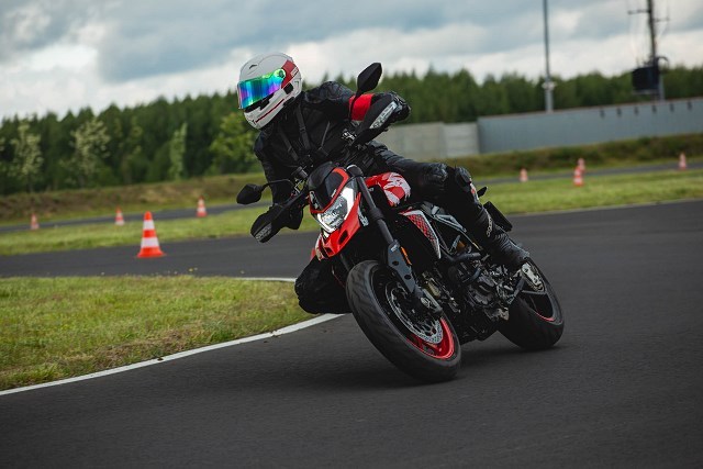 Najlepsze motocyklowe szkolenie drogowo-torowe w Polsce? Ducati Riding Experience!