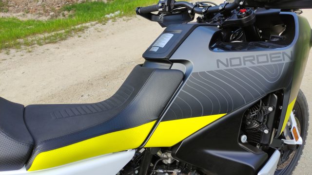 Husqvarna Norden 901 – środkowa siostra braci Adventure [test, opis, dane techniczne]