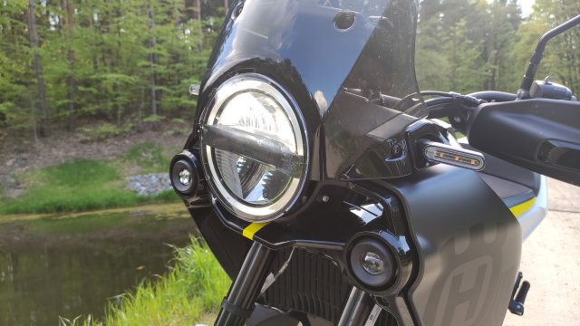 Husqvarna Norden 901 – środkowa siostra braci Adventure [test, opis, dane techniczne]