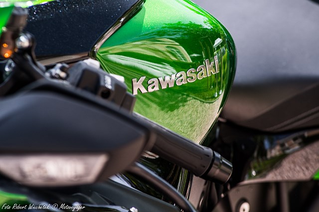 Kawasaki Ninja H2 SX 2022 &#8211; doładowana, tegoroczna nowość rodem z minionej epoki [dane techniczne, cena, moc]