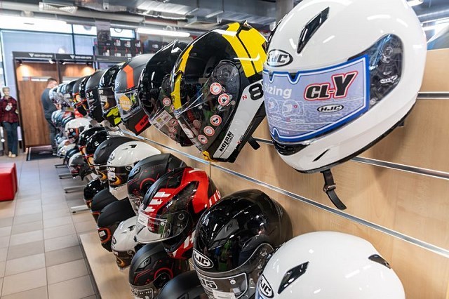 Kupno nowego motocykla: Jak stać się koszmarem sprzedawcy? Pytanie tylko czy warto…