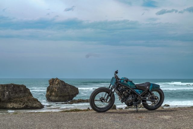Dziesięć wersji Hondy Rebel na festiwal Wheels and Waves we Francji