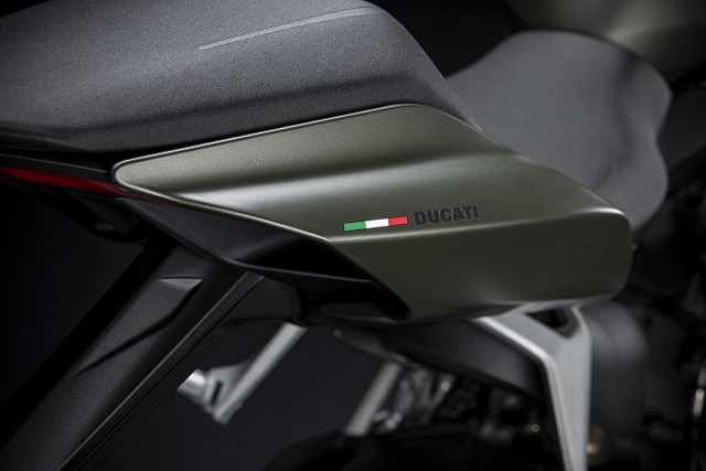 Gama motocykli Ducati Streetfighter V2 poszerzona o nową wersję kolorystyczną Storm Green