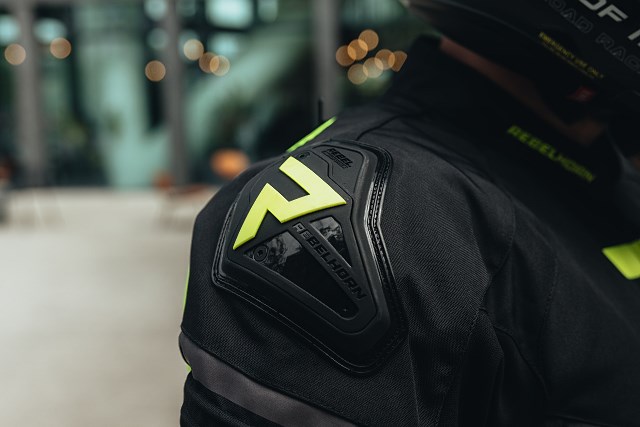 Sportowa kurtka tekstylna na moto? Rebelhorn Vandal!