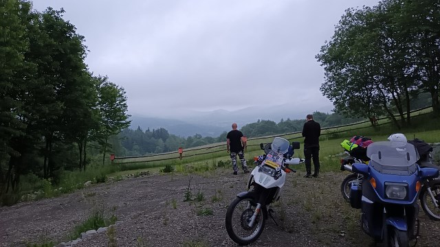 Trzy weterany szos zdobywają południe Polski, czyli wiosenny wyjazd bardzo motocyklowy…