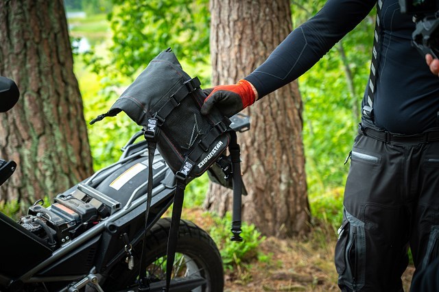 Enduristan &#8211; narzędziówka motocyklowa, czyli jaka torba na narzędzia do motocykla [tuba, pojemnik, rolka]