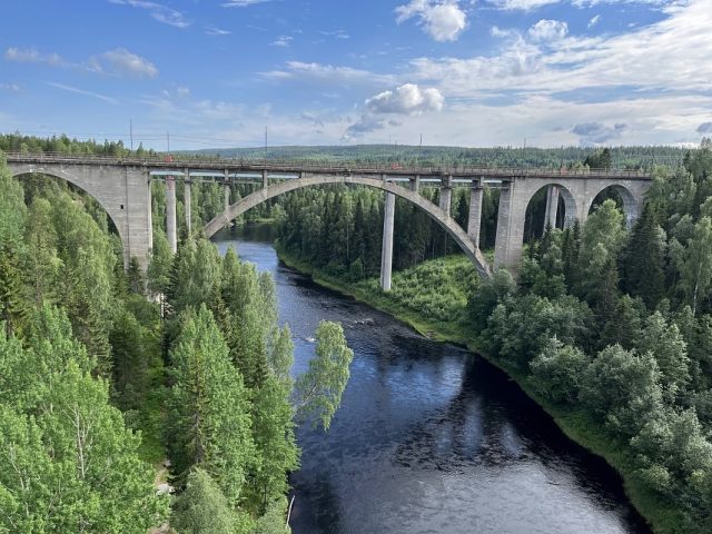 Motocyklowa dzika Szwecja, czyli wyprawa turystycznymi enduro w poszukiwaniach stug