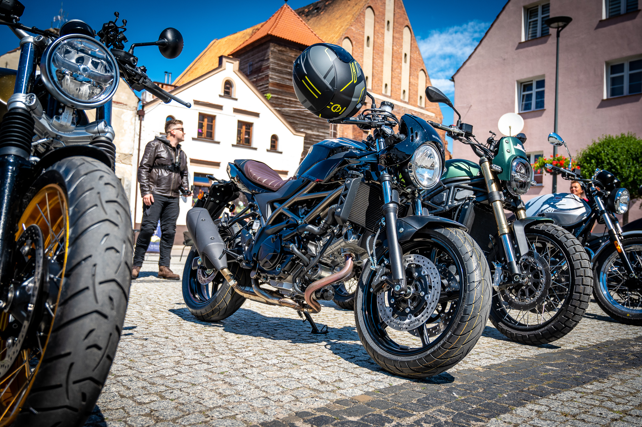 Polityka miłości &ndash; na rowerze, motocyklu i za k&oacute;łkiem [Felieton]