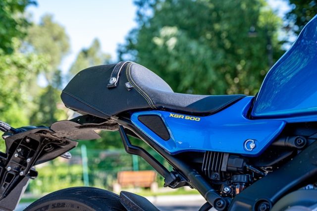 Yamaha XSR900 2022 – klasycznie sportowy, japoński naked [TEST, DANE TECHNICZNE, OPINIA, WADY, ZALETY]