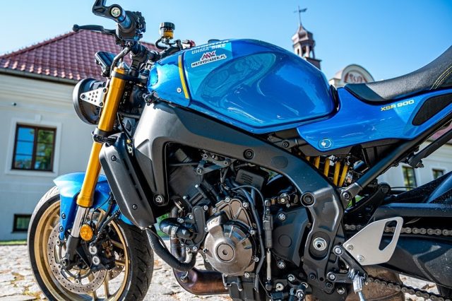 Yamaha XSR900 2022 – klasycznie sportowy, japoński naked [TEST, DANE TECHNICZNE, OPINIA, WADY, ZALETY]