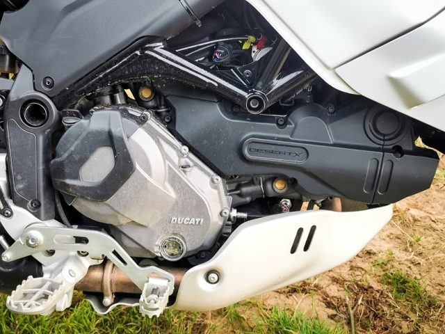 Ducati DesertX 2022- testujemy bolońskiego dualsporta, czyli turystyczne enduro w offroadzie [dane techniczne, cena, wady, zalety]