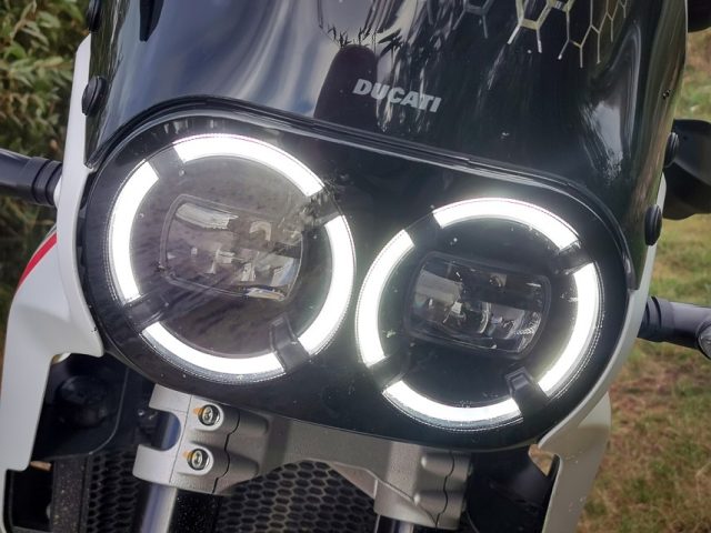 Ducati DesertX 2022- testujemy bolońskiego dualsporta, czyli turystyczne enduro w offroadzie [dane techniczne, cena, wady, zalety]