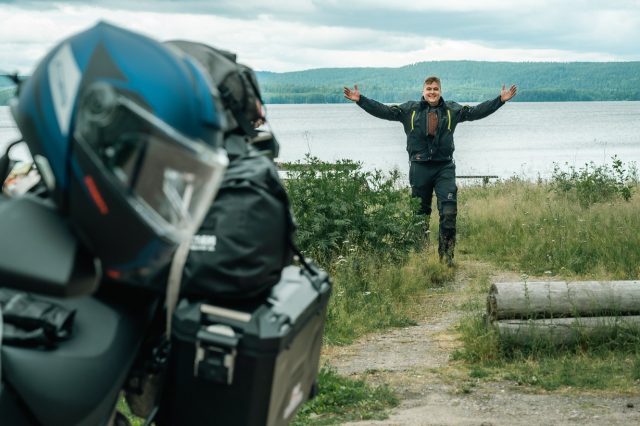 Rukka Shield-RD – topowy kombinezon turystyczny dla bardzo wymagających [TEST, OPINIA, WADY, ZALETY]