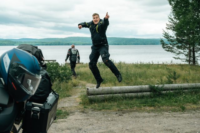 Rukka Shield-RD – topowy kombinezon turystyczny dla bardzo wymagających [TEST, OPINIA, WADY, ZALETY]