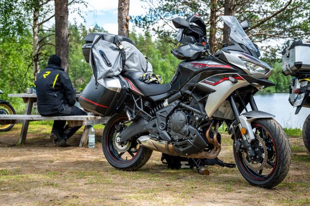 Rukka Shield-RD – topowy kombinezon turystyczny dla bardzo wymagających [TEST, OPINIA, WADY, ZALETY]