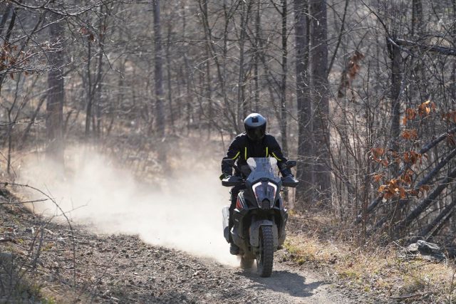 Rukka Shield-RD – topowy kombinezon turystyczny dla bardzo wymagających [TEST, OPINIA, WADY, ZALETY]