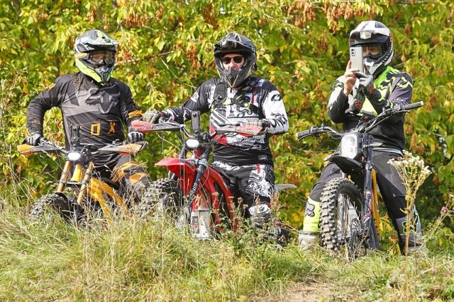 Spotkanie właścicieli SurRon&oacute;w, czyli najcichszy zlot pojazd&oacute;w enduro na jakim byłem