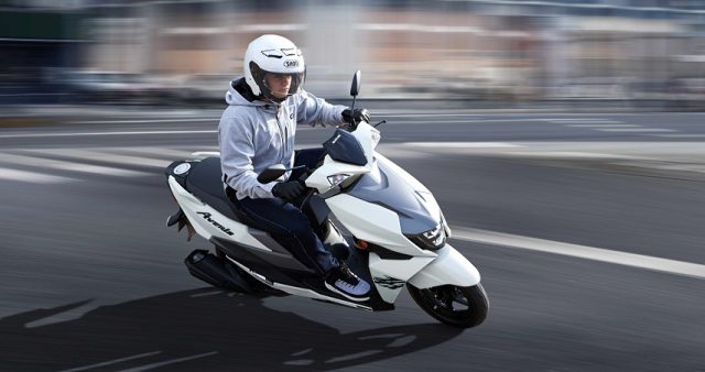 Suzuki Avenis 125 – nowość 2023 – niedrogi sportowy skuter nie tylko na miasto [dane techniczne, cena, zalety, prezentacja]